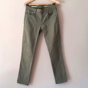 Gap Women's Girlfriend Jeans Olive Green Size 25